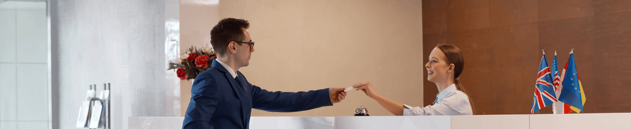 Monitore für Hotels und Gastronomie